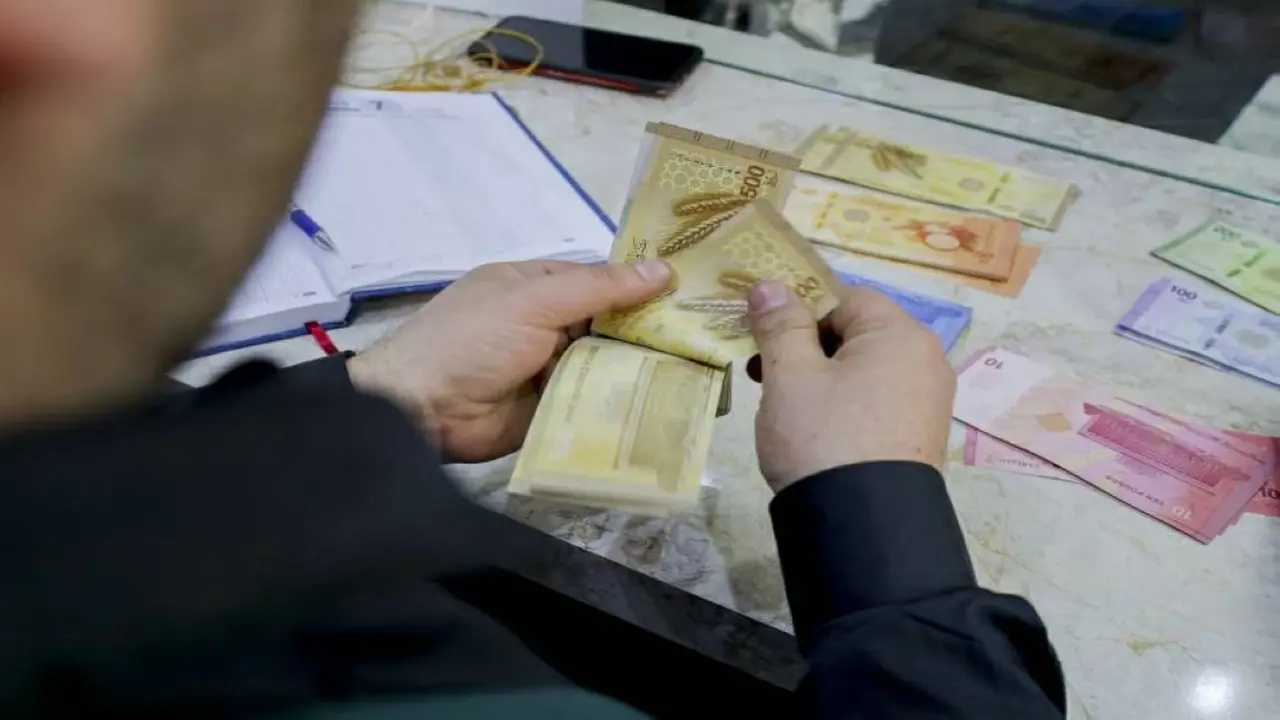 استقرار سعر الدولار مقابل الليرة السورية في تعاملات الثلاثاء 17 مارس 2026